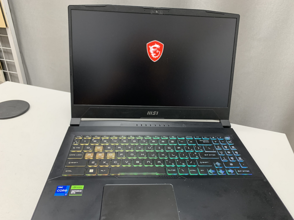 Замена матрицы на ноутбуке MSI Katana 15 B13VFK Троещина